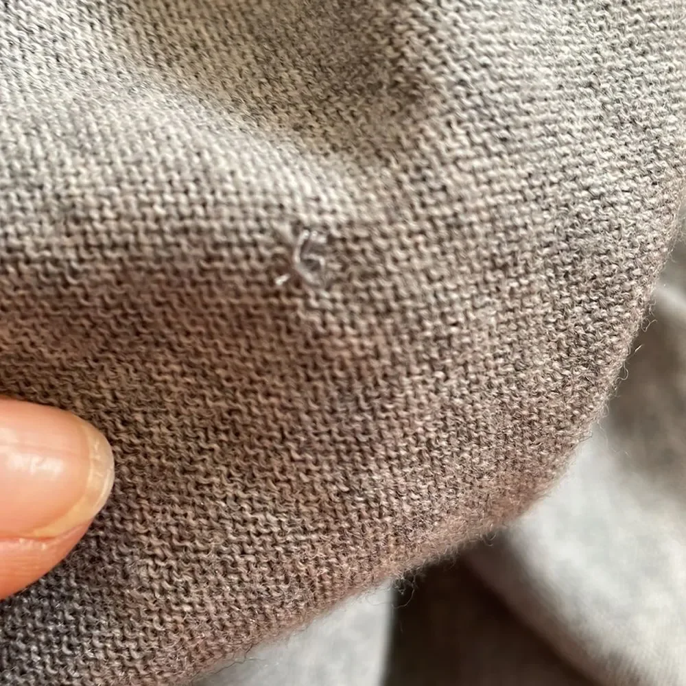 Brooks Brothers gray merino wool knit‎ V neck sweater vest